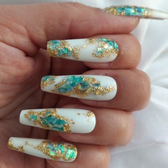 White /aqua blue an gold Geode inspired press on nails - Picture 3 of 6